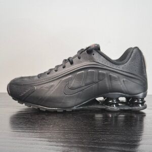 Nike Shox R4